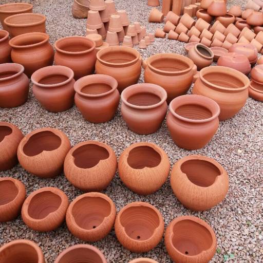 Comprar o produto de Vasos de cerâmica. Diversos modelos e tamanhos em A Classificar pela empresa Folhas Verdes  em Jundiaí, SP por Solutudo
