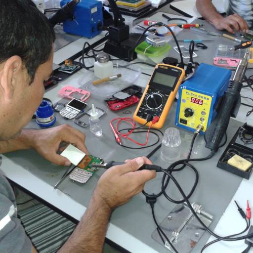  Curso de MANUTENÇÃO DE CELULARES E SMARTPHONES por Cenarium Cursos