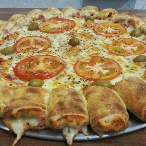 Pizza com borda pãozinho! por Maximu's Pizzas Esfihas e Lanches