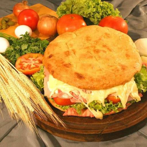 Beirutes e calzones elaborados com massa pizza !! por Maximu's Pizzas Esfihas e Lanches