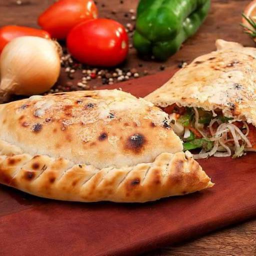 Beirutes e calzones elaborados com massa pizza !! por Maximu's Pizzas Esfihas e Lanches