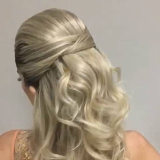 Penteado semi preso  por Studio de Beleza Isa Monteiro