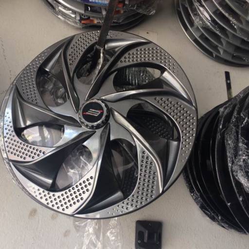 Chegou modelo novo de calota esportiva , venham conferir