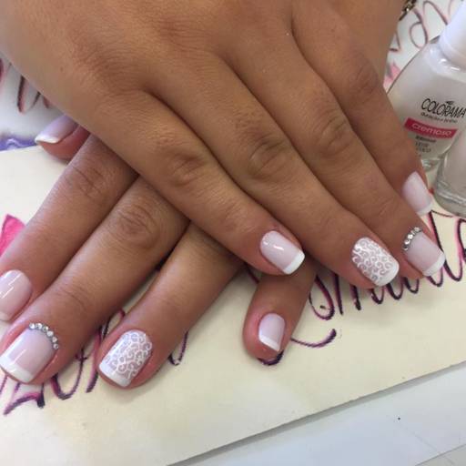 Mão por Belezoka Esmalteria