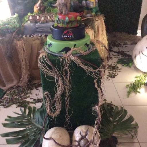 Festa Linda com o Tema: Dinossauros por Buffet planeta kids