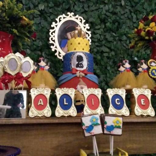 Festa Linda com o Tema: Branca de Neve por Buffet planeta kids