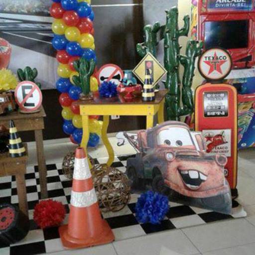 Festa Linda com o Tema: Carros por Buffet planeta kids