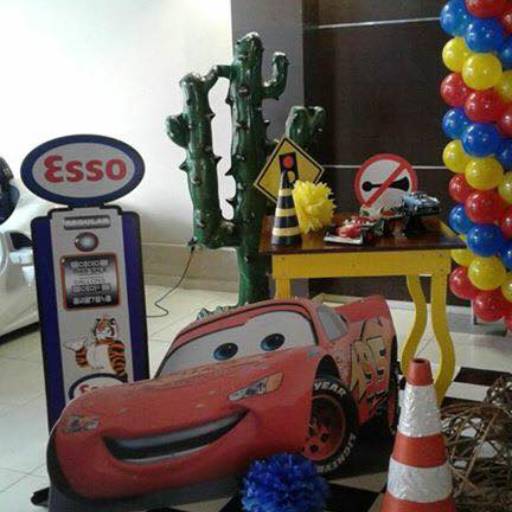 Festa Linda com o Tema: Carros por Buffet planeta kids