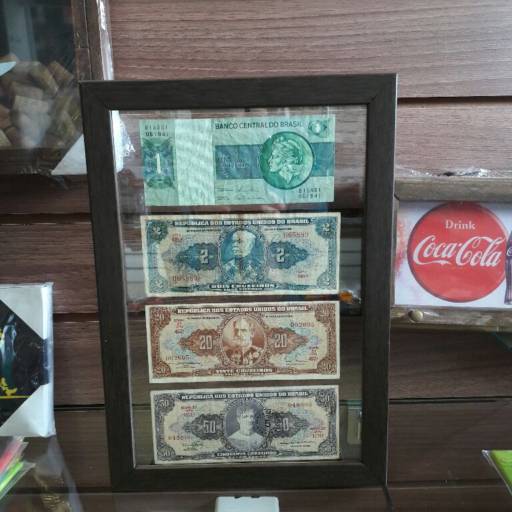 Coleções de notas antigas, dinheiro, moedas, miniaturas diversas...