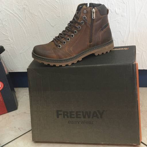 Comprar o produto de Bota Freeway vários tamanhos em Sapatos pela empresa Guimmi Calçados  em Foz do Iguaçu, PR por Solutudo