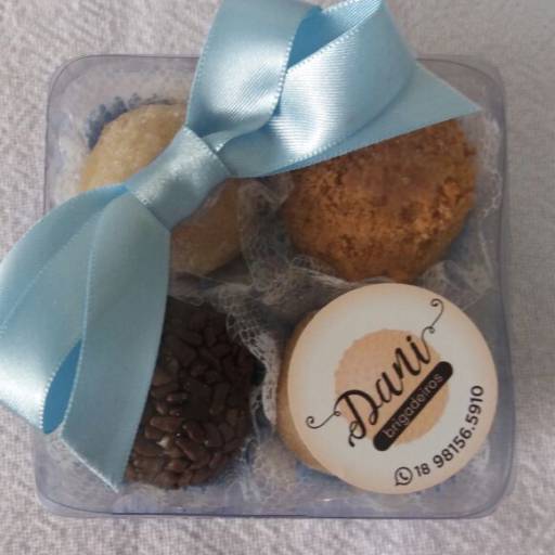 Mini Caixinha com Brigadeiros 