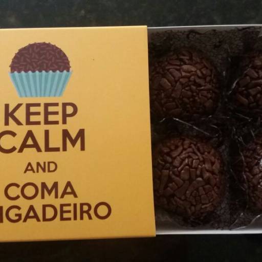 Caixinha personalizada com Brigadeiros 
