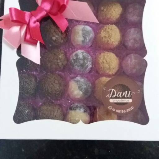 Caixa com Brigadeiros 