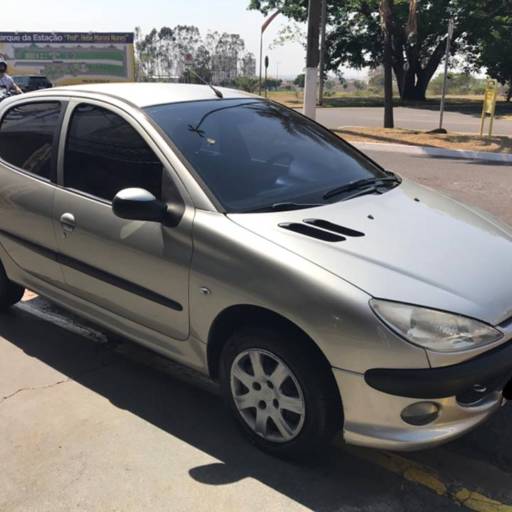 Peugeout 206 Presence 07/08 por Seminovos Multimarcas