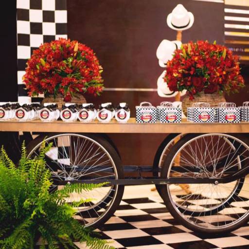 Festa Linda com o Tema:  Boteco!! por Buffet planeta kids