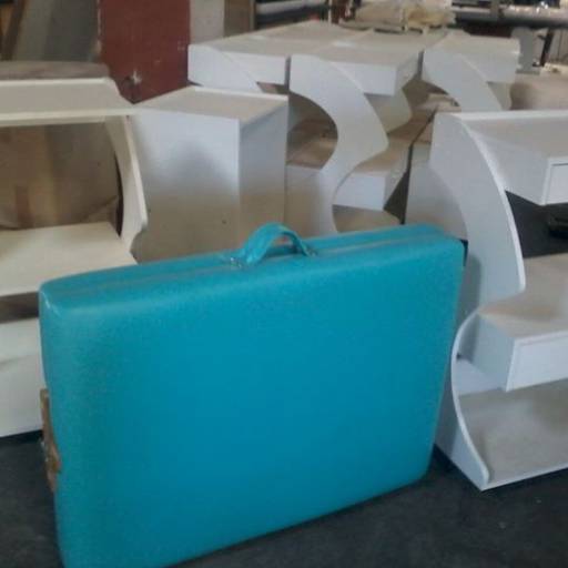 MESA DE MASSAGEM PORTÁTIL (80cm DE LARGURA) por Maju Estética