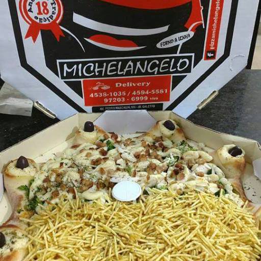Pizza por Pizzaria e Esfiharia Michelangelo