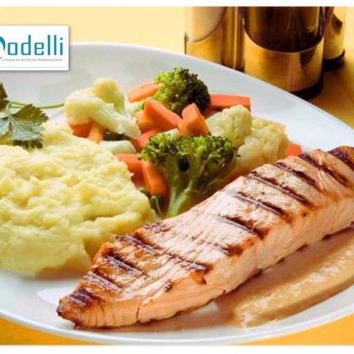Comprar o produto de Combo 2: Almoço + suco  em Gastronomia pela empresa Modelli Nutrição Personalizada em Foz do Iguaçu, PR por Solutudo