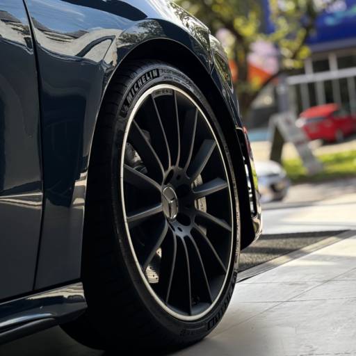 MERCEDES-BENZ A35 AMG 4MATIC TURBO  em Foz do Iguaçu, PR por M7 Exclusive 