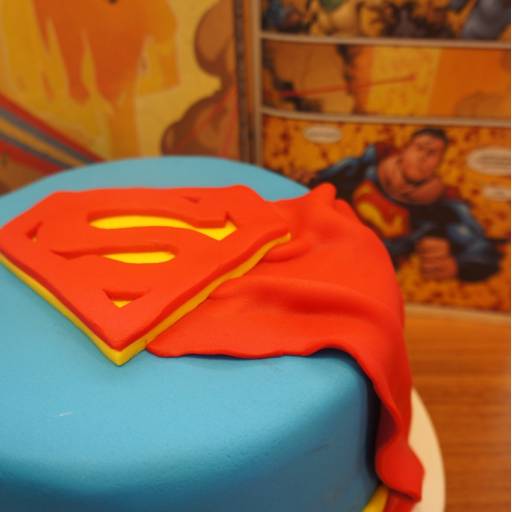 Bolo Superman - Pasta Americana por Madame Z Studio