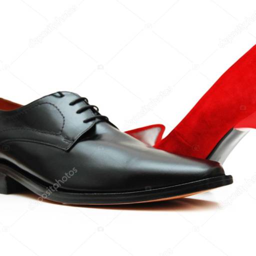 Comprar o produto de Limpeza de calçados Femininos e Masculinos em Outros Serviços pela empresa Scalla Lavanderia Express  em Jundiaí, SP por Solutudo