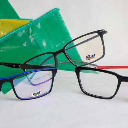 Comprar o produto de Óculos de Grau em A Classificar pela empresa Ótica Super Visão em Bauru, SP por Solutudo