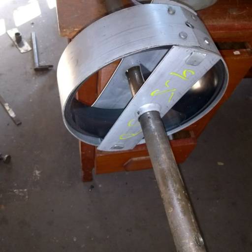Fabricação de portas de aço e reformas troca de fitas molas eixo em Bauru por Serralheria Lorieto