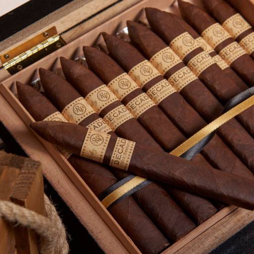 Decade por H Premium Tobacco