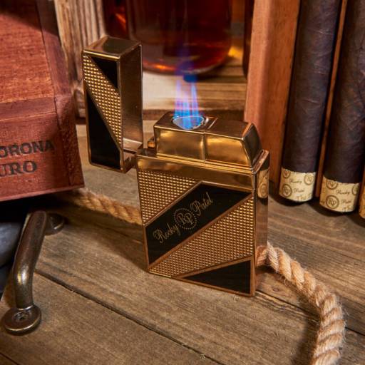 Edge Maduro por H Premium Tobacco