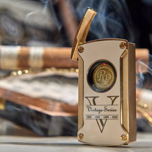 Vintage 1999 por H Premium Tobacco