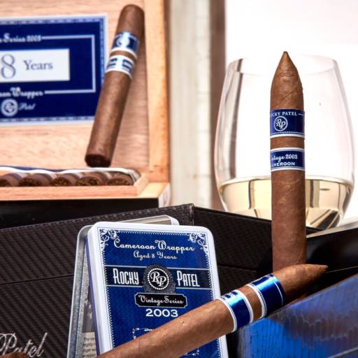 Vintage 2003 por H Premium Tobacco