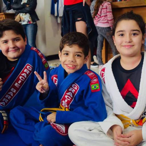 GB Kids por Academia Gracie Barra