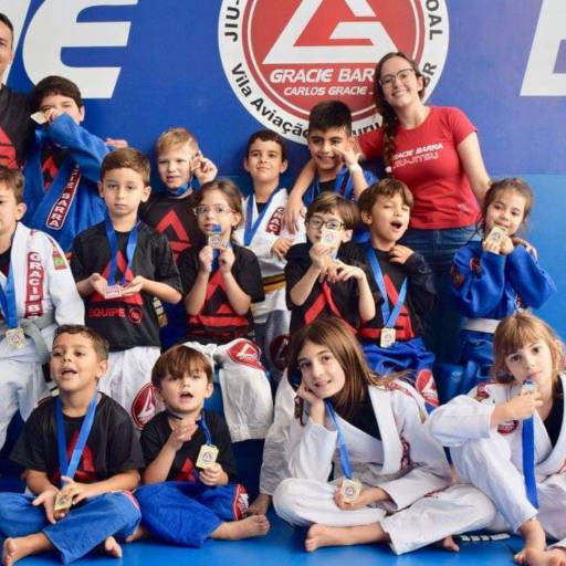 GB Kids por Academia Gracie Barra