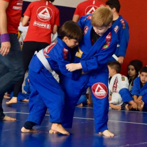 GB Kids por Academia Gracie Barra