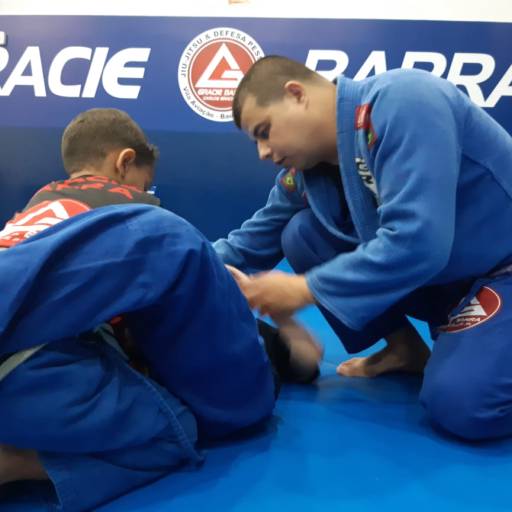GB Kids por Academia Gracie Barra
