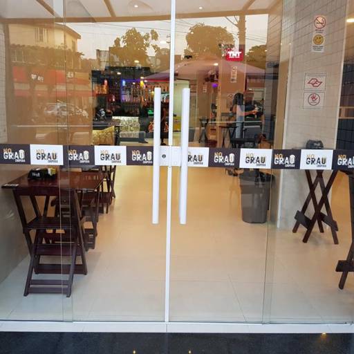 Adesivagem de portas, janelas, vidros, etc... por LS Printer