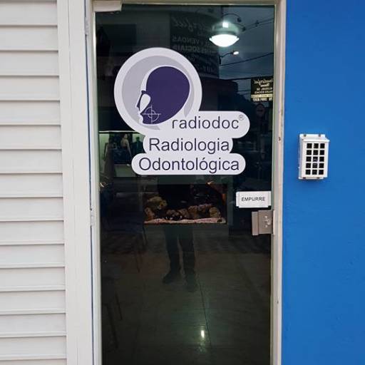 Adesivagem de portas, janelas, vidros, etc... por LS Printer