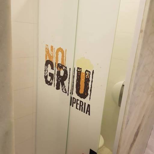 Adesivagem de portas, janelas, vidros, etc... por LS Printer