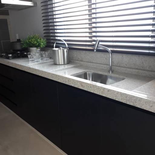 Granito Branco Siena por Pedras do Brasil Marmoraria 