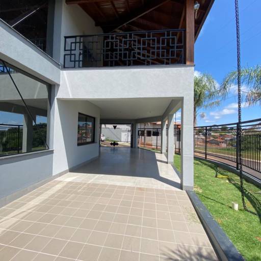 Construção Residencial de alto padrão em Riviera de Santa Cristina XIII, SP por RV Engenharia e Construção