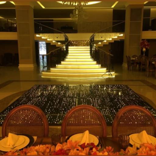 Aluguel de pista de led 4x4 em vidro temperado