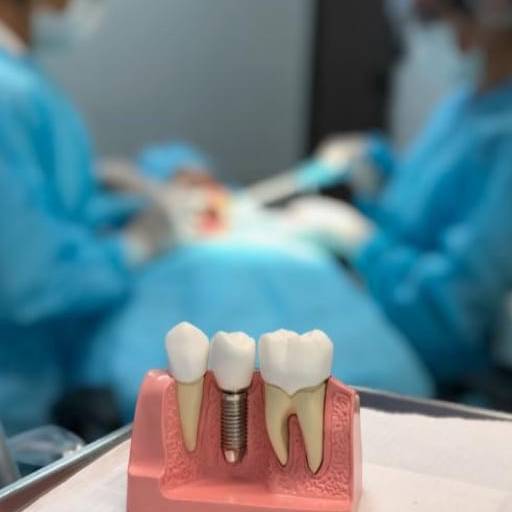 Comprar o produto de Implante Dentário em Odontologia pela empresa Lopes Saúde e Odontologia em Bauru, SP por Solutudo