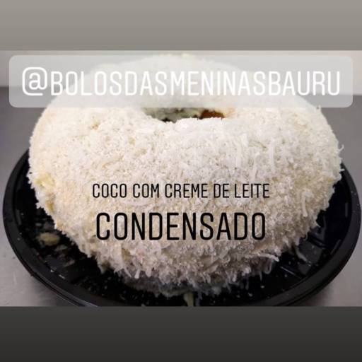 Bolo de Coco com Creme de Leite Condensado