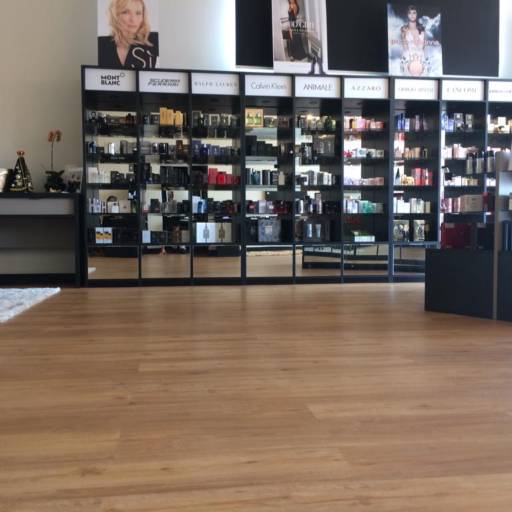 Piso Vinílico com Rodapé em Polieretano em Itapetininga por Infinity Decor -  Pisos, Persianas e Papel de Parede 