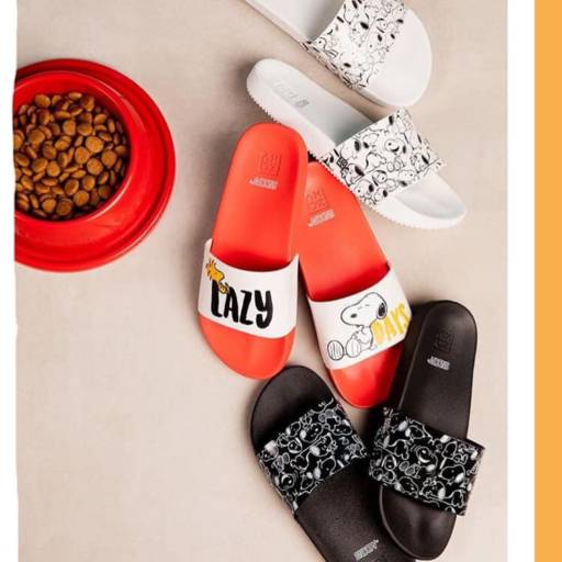 Slide Coleção Snoopy por Missy Plastic Shoes