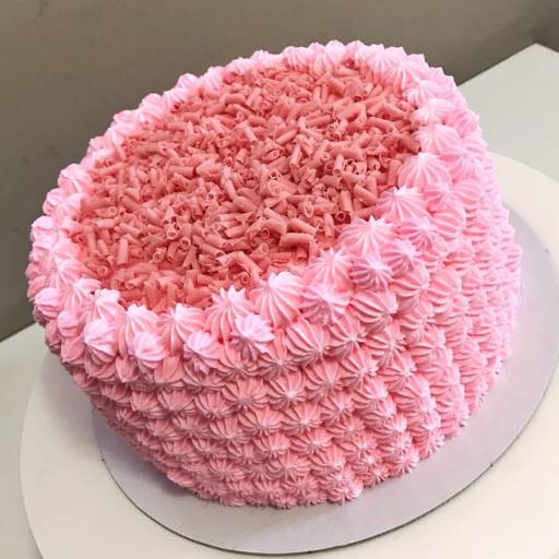 Bolo recheado por Le Confetti Doceria Gourmet