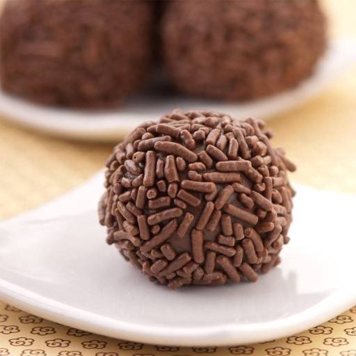 Brigadeiro por Adorela Panificadora e Confeitaria