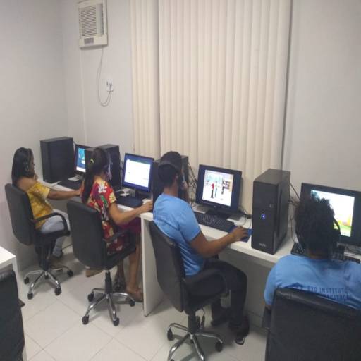Curso de Informática por EyO Instituto de Capacitação Profissional 