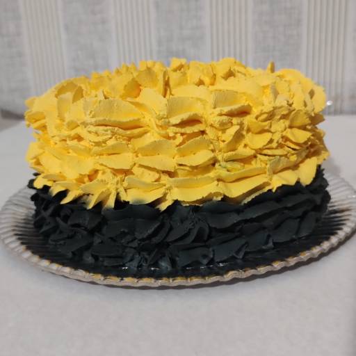 Bolo confeitado (kg) em Jundiaí, SP por Dillana Salgateria & Confeitaria Bolo confeitado (kg) em Jundiaí, SP por Dillana Salgateria & Confeitaria