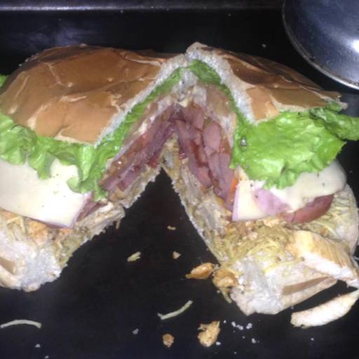 Moda da casa  por Ariel Lanches 